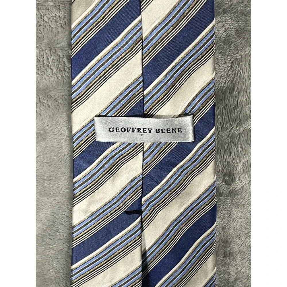 Lot Of 5 Men's Ties Silk Geoffrey Beene Crazy Horse‎ Kenneth Cole Saxony 28 & 29